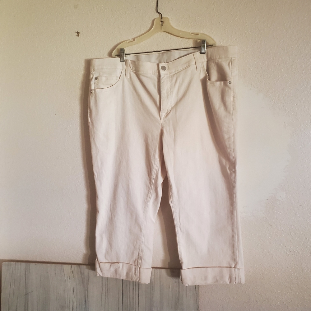 Evri Cream Denim 5 Pocket Mid Rise Stretch Cuffed Capri Pant Women's Size 22